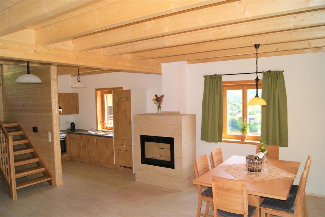 Chalet mit Sauna, Hot Pot und Kamin, ruhige Lage am Waldrand Pöllauberg Exterior foto