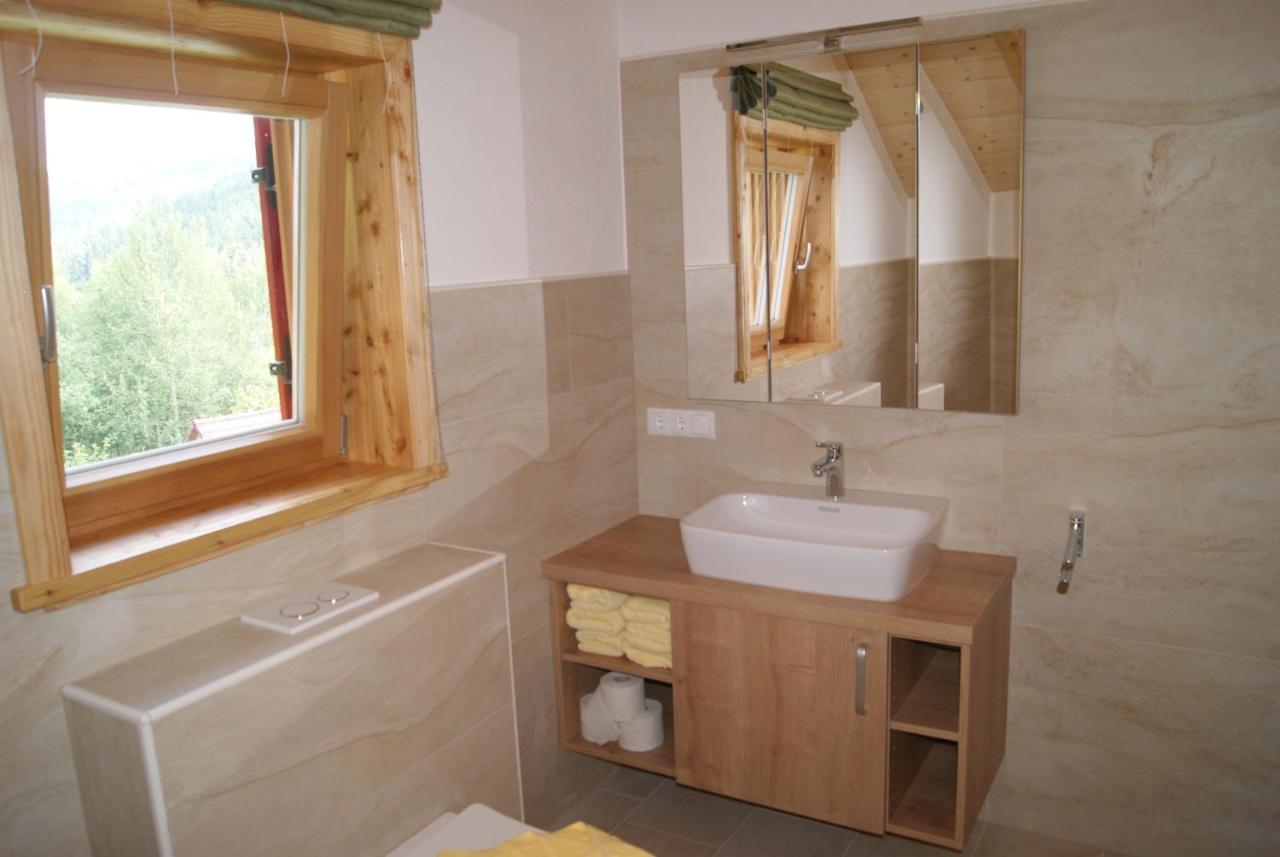 Chalet mit Sauna, Hot Pot und Kamin, ruhige Lage am Waldrand Pöllauberg Exterior foto
