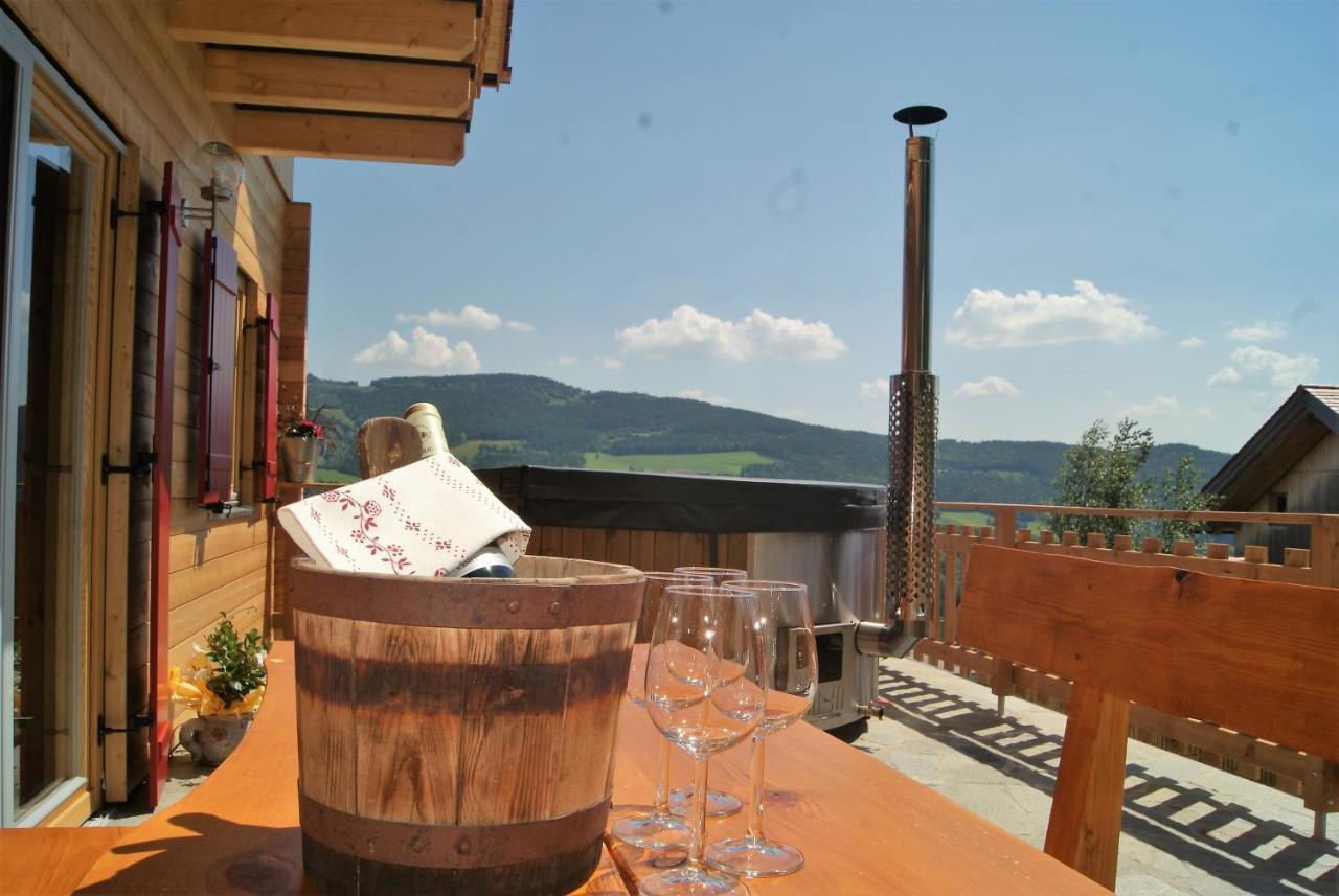 Chalet mit Sauna, Hot Pot und Kamin, ruhige Lage am Waldrand Pöllauberg Exterior foto